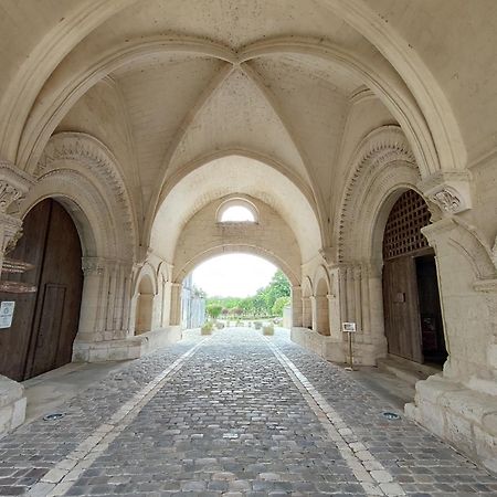 Chambre d'Hôtes La Grenade Bleue Pons Exterior foto